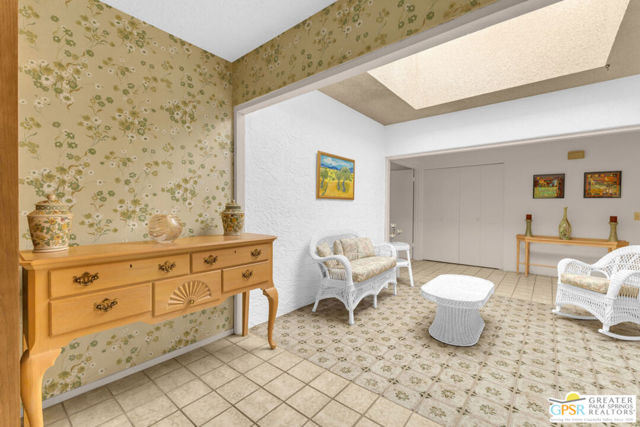 73283 Phoebe Court, Palm Desert CA: https://media.crmls.org/mediaz/bc8b94d7-89d5-4f9b-a86b-540a110e19f8.jpg