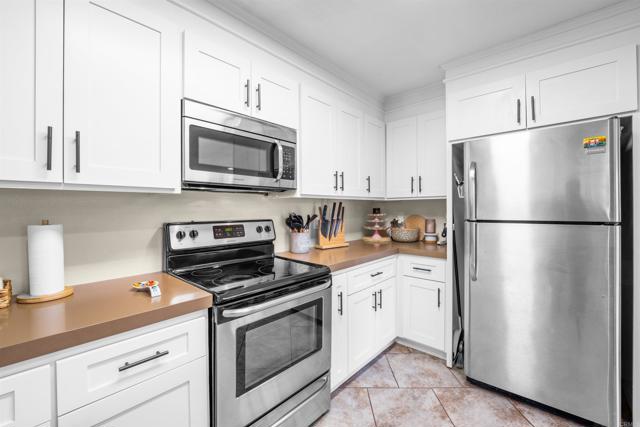 Detail Gallery Image 9 of 23 For 1540 Concord Way #D,  Chula Vista,  CA 91911 - 2 Beds | 2/1 Baths