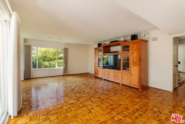 Drew Fenton | 17053 Palisades Circle Pacific Palisades CA | MLS: 7433748 Drew Fenton | 17053 Palisades Circle Pacific Palisades CA | MLS: 7433748