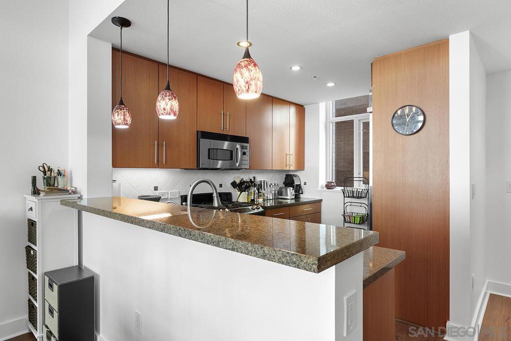 325 7th Ave - photo 17