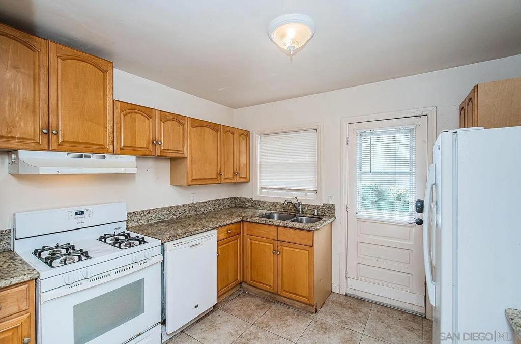 7345 Fay Ave - photo 6