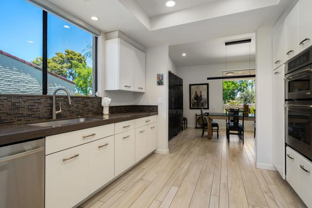 75768 Valle Vista Drive, Indian Wells CA: https://media.crmls.org/mediaz/bc8d486f-8a30-4df6-92d1-a8c139b16094.jpg