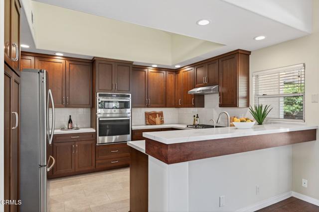 28 San Bernardino Avenue, Ventura CA: https://media.crmls.org/mediaz/bc8d5300-cbac-4d8c-8d9e-7c5670dc2858.jpg