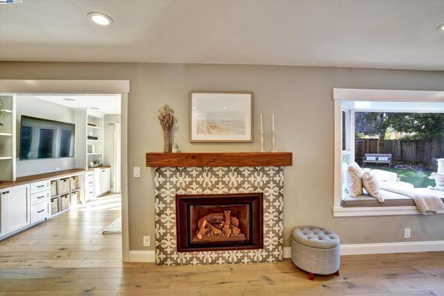 27 Serene Ct, Danville CA: https://media.crmls.org/mediaz/bc8d7a42-bf1c-429c-abb7-2b5716751d9e.jpg