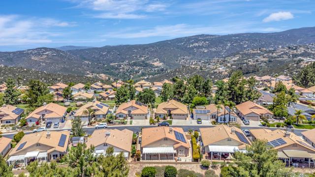 2361 Columbine Dr, Alpine CA: https://media.crmls.org/mediaz/bc8e1830-0b1b-43ed-9b4f-f6f0a444c9b1.jpg