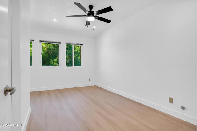 1160 Alamos Drive, Thousand Oaks CA: https://media.crmls.org/mediaz/bc8e42a7-b4f7-408b-8255-615271b51f7f.jpg