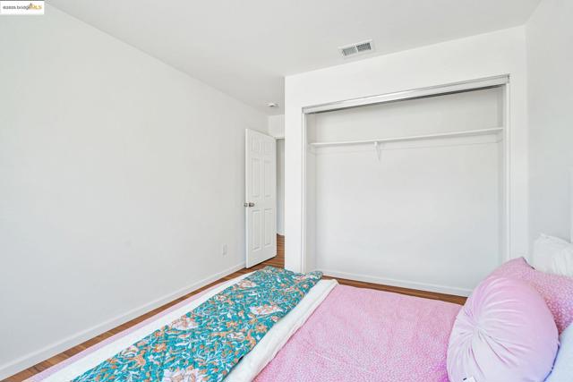 1261 King Loop, Tracy CA: https://media.crmls.org/mediaz/bc8e4d56-4a2d-4b9a-8fa7-f4d4b6f1437c.jpg