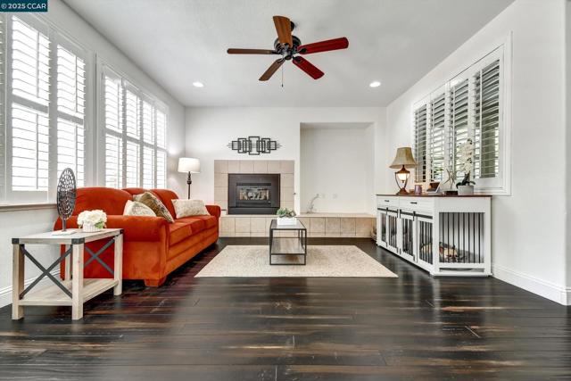 1033 LANTERN BAY, Hercules CA: https://media.crmls.org/mediaz/bc8f365e-750d-4a90-ad5c-a1c795109f05.jpg
