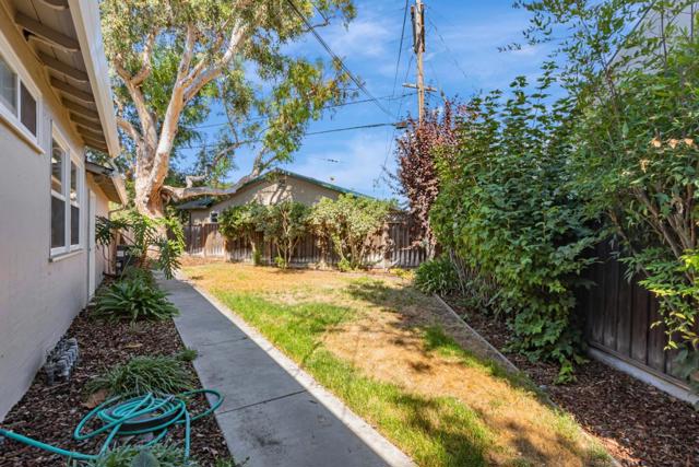 Image 30 of 37 For 1759 Heatherdale Avenue