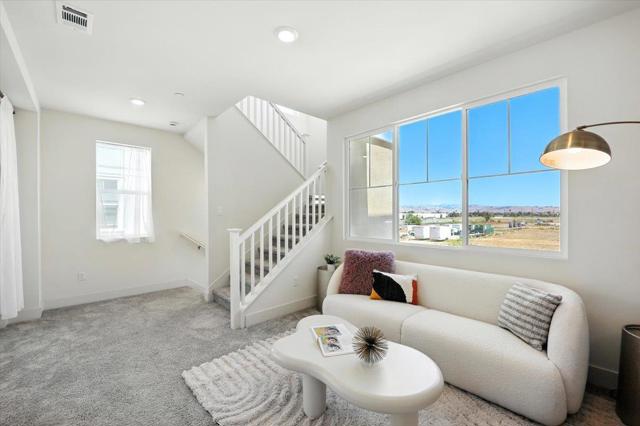 37256 Sand Bar Place, Newark CA: https://media.crmls.org/mediaz/bc9008f3-a87b-46f8-9f20-5c29d62bf188.jpg