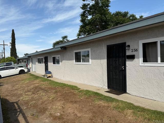 250 E 14th Avenue, Escondido CA: https://media.crmls.org/mediaz/bc906e99-3fa8-44c5-8a4d-d17f82661dd5.jpg