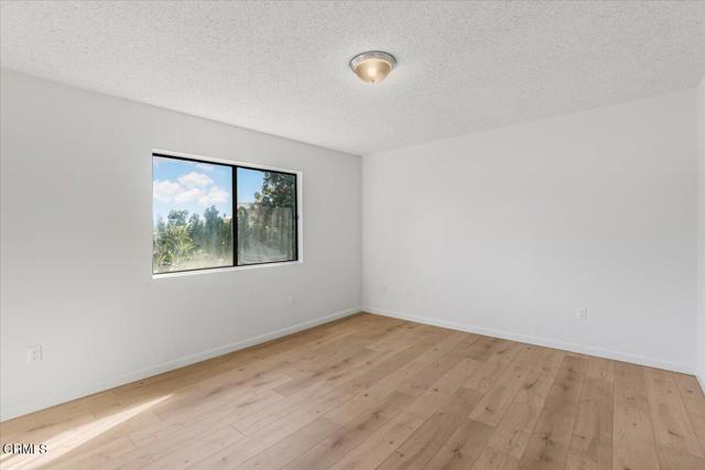 3630 Dallas Drive, Oxnard CA: https://media.crmls.org/mediaz/bc908e37-13c0-42e9-b6c9-c31e8659161a.jpg