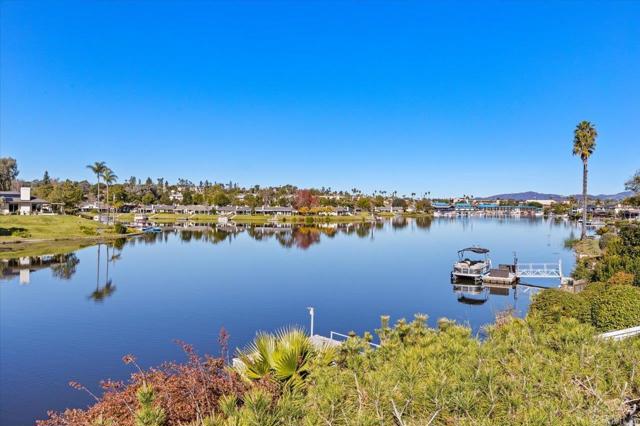 Detail Gallery Image 15 of 27 For 1610 via La Plaza, San Marcos,  CA 92078 - 3 Beds | 3 Baths