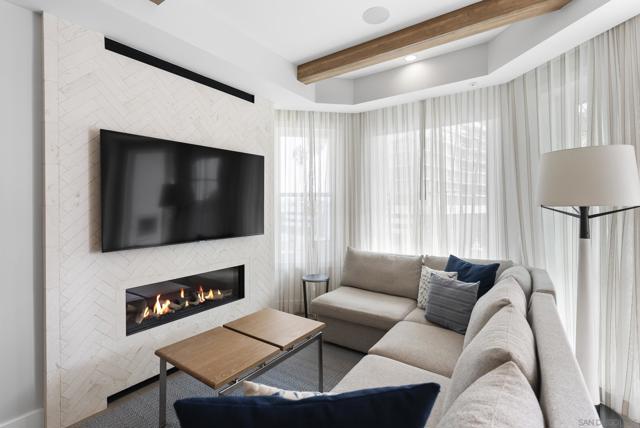 1500 Orange Ave, Coronado CA: https://media.crmls.org/mediaz/bc90cedb-3708-4c2a-9ed9-f3caea604b02.jpg