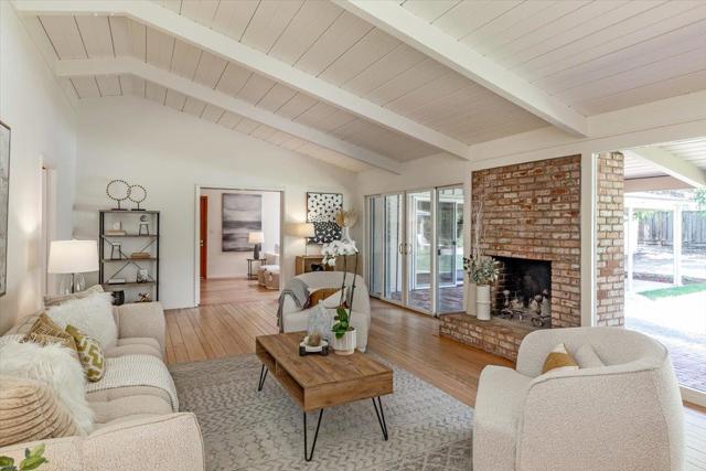 744 Los Altos Avenue, Los Altos CA: https://media.crmls.org/mediaz/bc91306d-adab-482b-baf9-b6114aeb371d.jpg