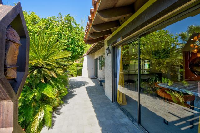 24 Calle Ardilla, Rancho Mirage CA: https://media.crmls.org/mediaz/bc920ada-6f15-4d75-a56a-7678f233a3a4.jpg