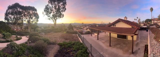 1412 Timber Gln, Escondido CA: https://media.crmls.org/mediaz/bc9212c0-07fb-477a-b9fc-d08ae7cbbaa8.jpg