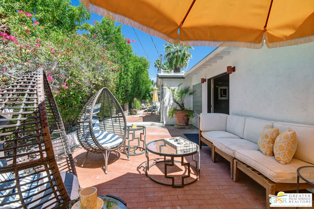 830 N Riverside Drive, Palm Springs CA: https://media.crmls.org/mediaz/bc924ff1-ce66-4183-8891-f93aa149239c.jpg