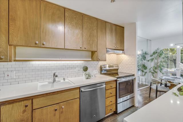 902 Peninsula Avenue, San Mateo CA: https://media.crmls.org/mediaz/bc92844c-dd6a-4b5f-b2f2-423e732976e3.jpg