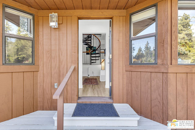 25181 Gail Drive, Idyllwild CA: https://media.crmls.org/mediaz/bc928f71-990e-4e0d-8951-ead8c604d5c9.jpg