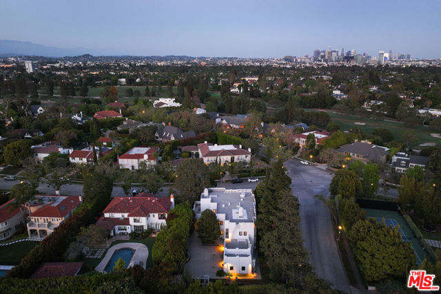 191 Hudson Avenue, Los Angeles, California 90004, 5 Bedrooms Bedrooms, ,6 BathroomsBathrooms,Single Family Residence,For Sale,Hudson,24403947