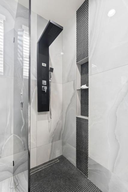 2372 Donner Pass Avenue, Sacramento CA: https://media.crmls.org/mediaz/bc930e27-ad3a-4dc1-a79f-d50717e7f3cb.jpg