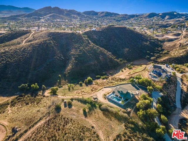 11180 Lewis Hill Drive, Agua Dulce, California 91390, 3 Bedrooms Bedrooms, ,2 BathroomsBathrooms,Single Family Residence,For Sale,Lewis Hill,24408447