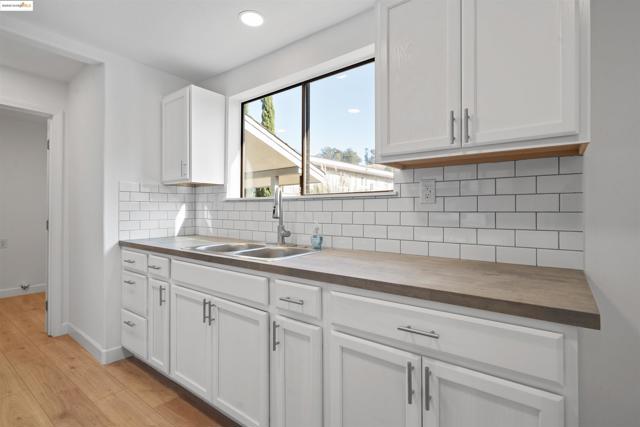 4040 Ellis Rd, Martinez CA: https://media.crmls.org/mediaz/bc93e13d-83a1-4d0d-96bc-0ab47465b921.jpg