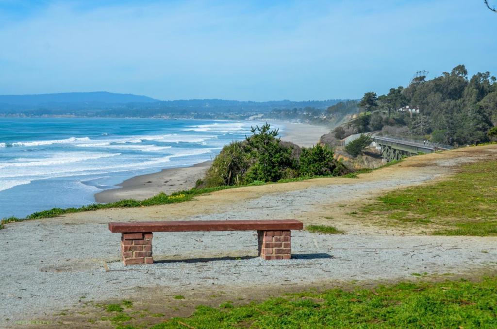 https://media.crmls.org/mediaz/bc93ff63-abf5-4050-9f38-6aa0a990d6b2.jpg?preset=X-Large