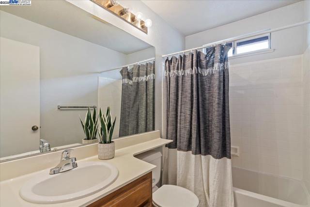 313 Grangnelli Ave, Antioch CA: https://media.crmls.org/mediaz/bc94d4f1-3ffd-4819-9b53-2265181b75cc.jpg