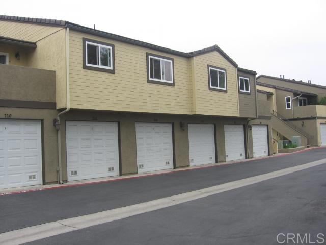 Detail Gallery Image 2 of 16 For 5057 Los Morros Way #112,  Oceanside,  CA 92057 - 2 Beds | 2 Baths