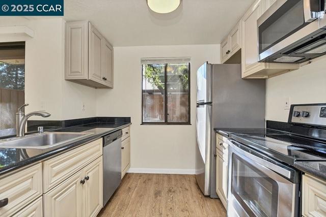 1701 Mahogany Way, Antioch CA: https://media.crmls.org/mediaz/bc952d5e-15c4-4550-961f-b4b50575ed35.jpg