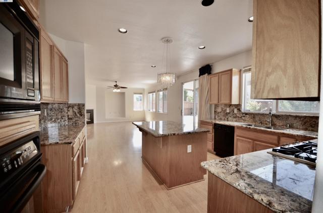 Image 7 of 39 For 9416 Lyndley Plaza Way