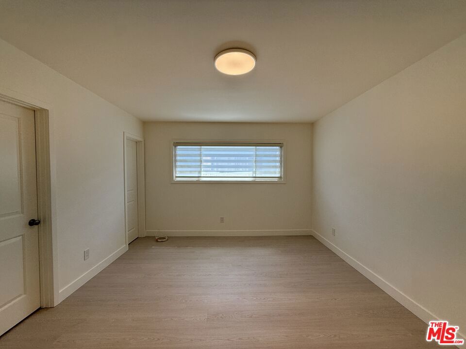 https://media.crmls.org/mediaz/bc959c73-028b-4023-af96-aedcdcf1f216.jpg?preset=X-Large