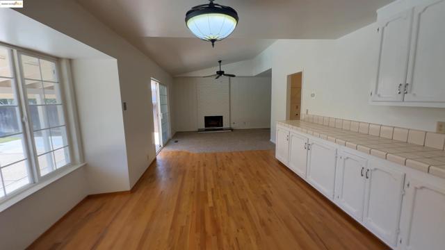 435 Discovery Bay Blvd, Discovery Bay CA: https://media.crmls.org/mediaz/bc960946-ac24-4d76-a2f2-70dd2eb77024.jpg