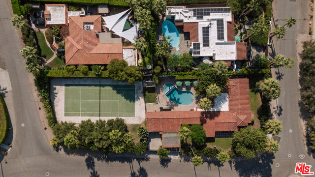 1907 S Mesa Drive, Palm Springs CA: https://media.crmls.org/mediaz/bc978ade-947a-4598-972f-5e58bce8395c.jpg