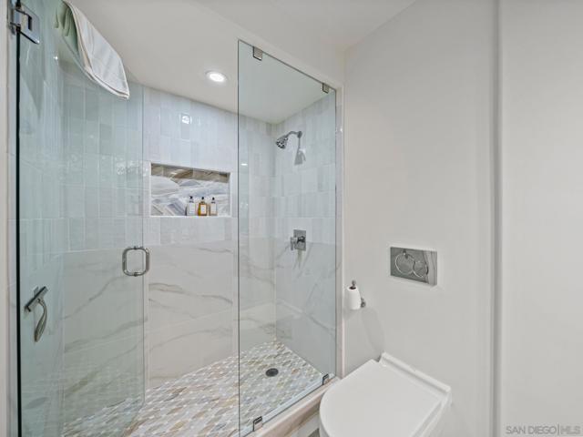 1750 Avenida Del Mundo, Coronado CA: https://media.crmls.org/mediaz/bc97dd64-6e77-47c0-985b-2f5ad91ca0a0.jpg