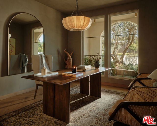 5 Bed Home for Sale in Los Angeles, California