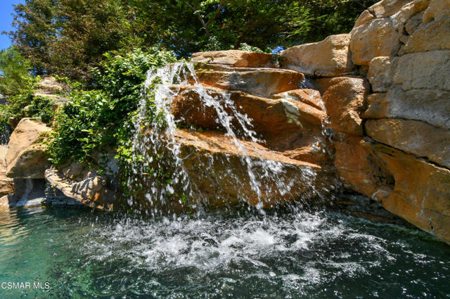 29677 Mulholland Highway, Agoura Hills CA: https://media.crmls.org/mediaz/bc982901-3f1e-42f2-99e9-02a6588a5958.jpg