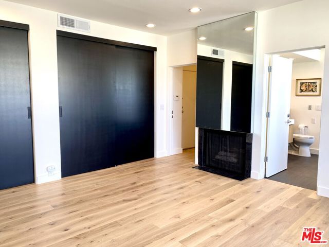 2237 S Bentley Avenue, Los Angeles CA: https://media.crmls.org/mediaz/bc988fd3-ae4e-4225-8f19-eaa655308a54.jpg