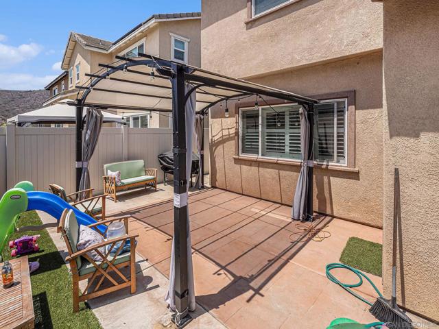 35406 Brown Galloway Ln, Fallbrook CA: https://media.crmls.org/mediaz/bc992447-7f7d-44d7-99d0-f66c4286f9bd.jpg
