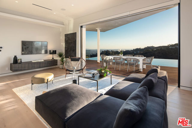 2371 Achilles Drive, Los Angeles CA: https://media.crmls.org/mediaz/bc99b11f-7d6f-4a0b-ae3f-168106827d85.jpg