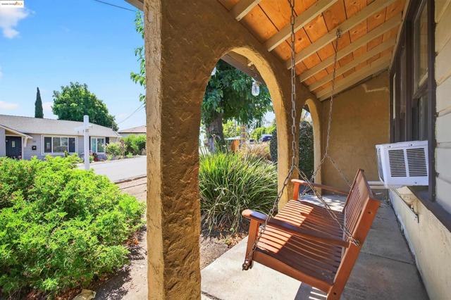 41 Corte Dorado Ct., Benicia CA: https://media.crmls.org/mediaz/bc9a9676-0d3d-4b5e-be5b-336bb9f11897.jpg