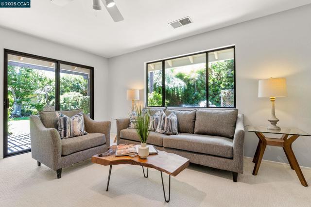 109 Bria Ct, Walnut Creek CA: https://media.crmls.org/mediaz/bc9af4ad-35dc-4cbe-a980-02152c805e97.jpg