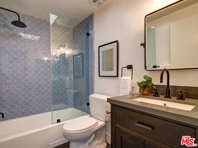 4776 La Villa Marina, Marina del Rey CA: https://media.crmls.org/mediaz/bc9b145d-d2a1-4406-b120-4f6252a9593e.jpg