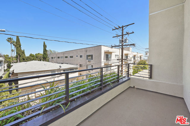 1204 N Orange, West Hollywood CA: https://media.crmls.org/mediaz/bc9c38e4-cbb7-4093-b2e7-8cfc5e9e2a4f.jpg