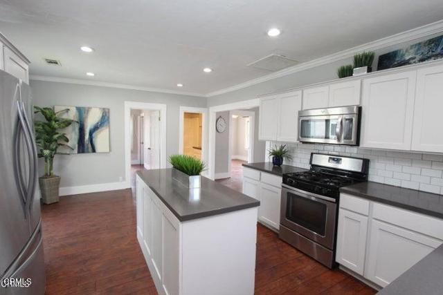 728 Pleasant Street, Santa Paula CA: https://media.crmls.org/mediaz/bc9c6578-cbbf-4970-afa7-221724c3d0f2.jpg
