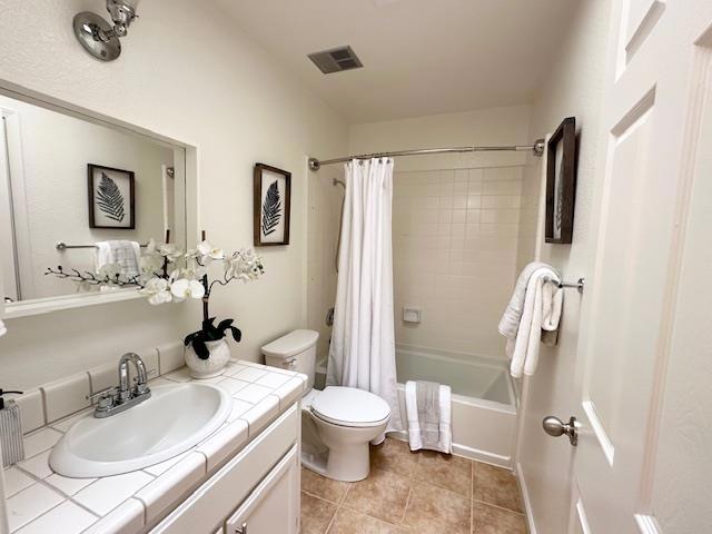 8 Arch Street, Redwood City CA: https://media.crmls.org/mediaz/bc9ce953-6d19-4057-85a7-d2e34882f3bf.jpg
