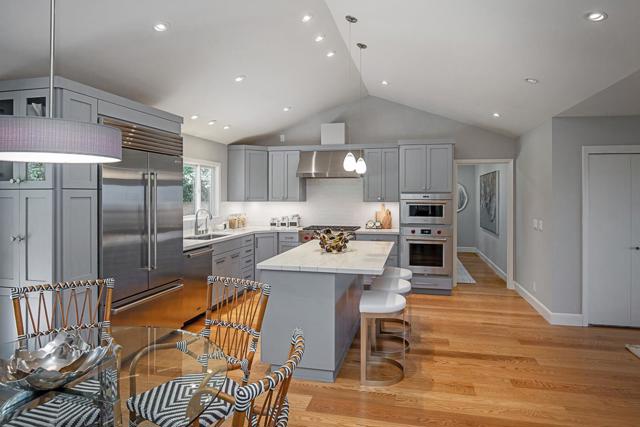 13038 Vista Del Valle Court, Los Altos Hills CA: https://media.crmls.org/mediaz/bc9d588d-3a6c-4749-9308-dc3eaba03837.jpg