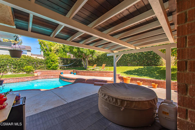 3581 Rachael Avenue, Simi Valley CA: https://media.crmls.org/mediaz/bc9d6bf2-a7d7-434d-aff5-485aba597a6f.jpg